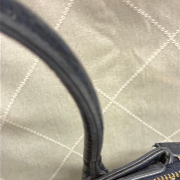 Elegant Navy Blue Crocodile-Embossed Handbag - Picture 6 of 8